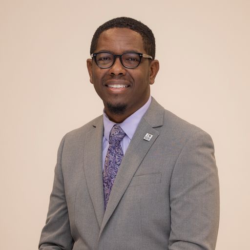 Headshot of Superintendent Dr. Willie E. Garrison II